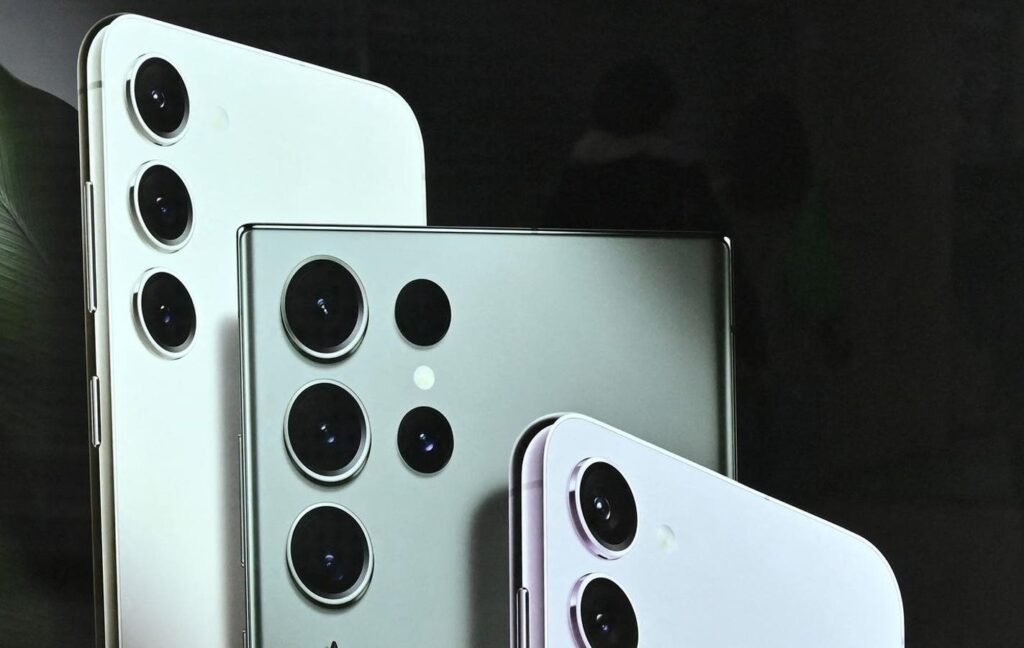 Samsung Update Message To Millions Of Galaxy Users—buy An Iphone