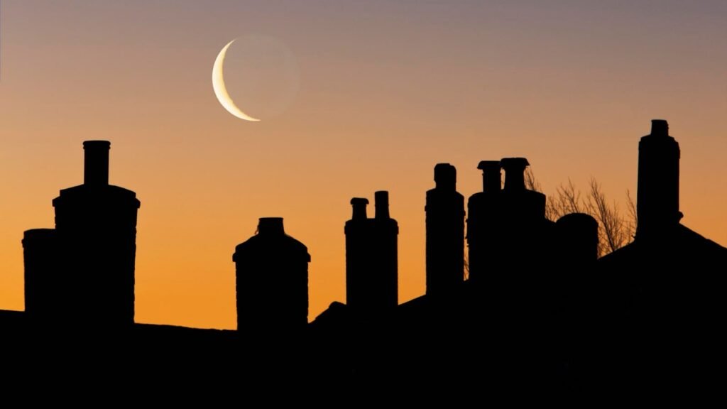 See A Crescent Moon Meet Venus, Aurora And A 'supermoon':