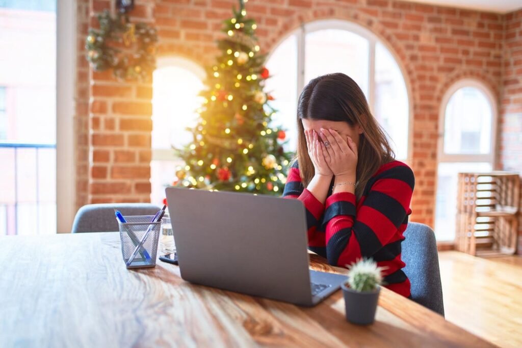 Social Media Can Create Unnecessary Stress During The Holidays