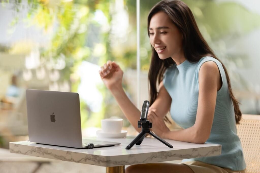 Boya Magic Is A New Wireless Shaped Shit Microphone For