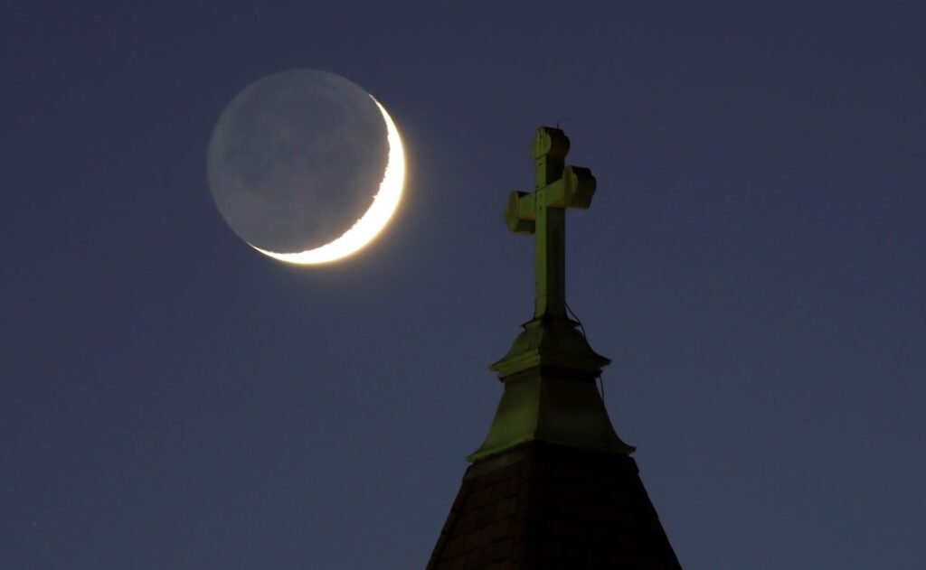 Don't Miss A Beautiful Moon With Mars After Sunset This
