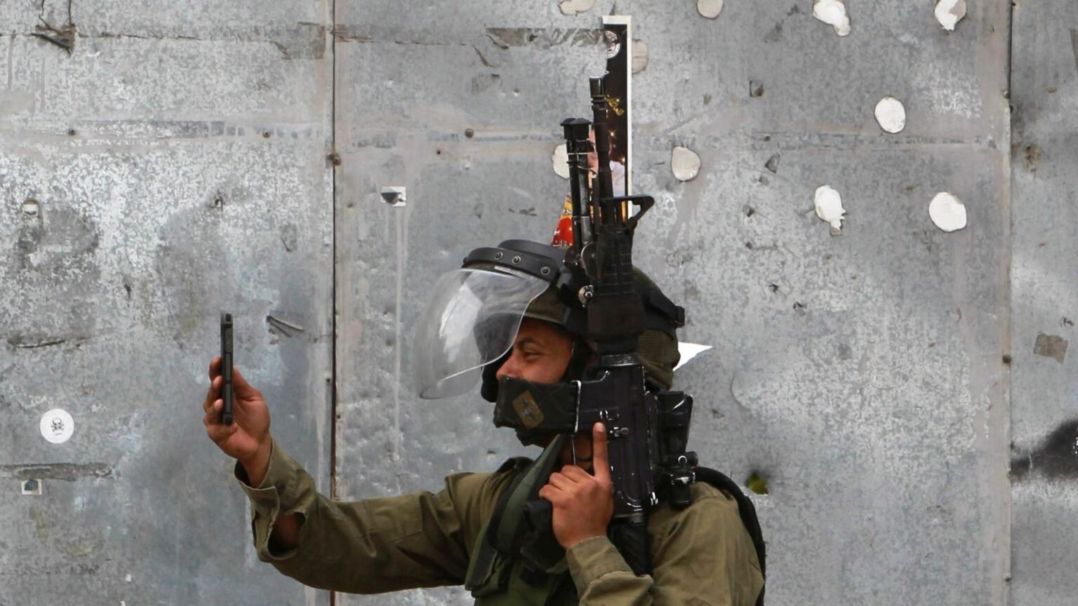 Israel’s IDF Bans Android Phones—iPhones Now ‘Mandatory’ Israel's Idf Bans Android Phones—iphones Now 'mandatory'