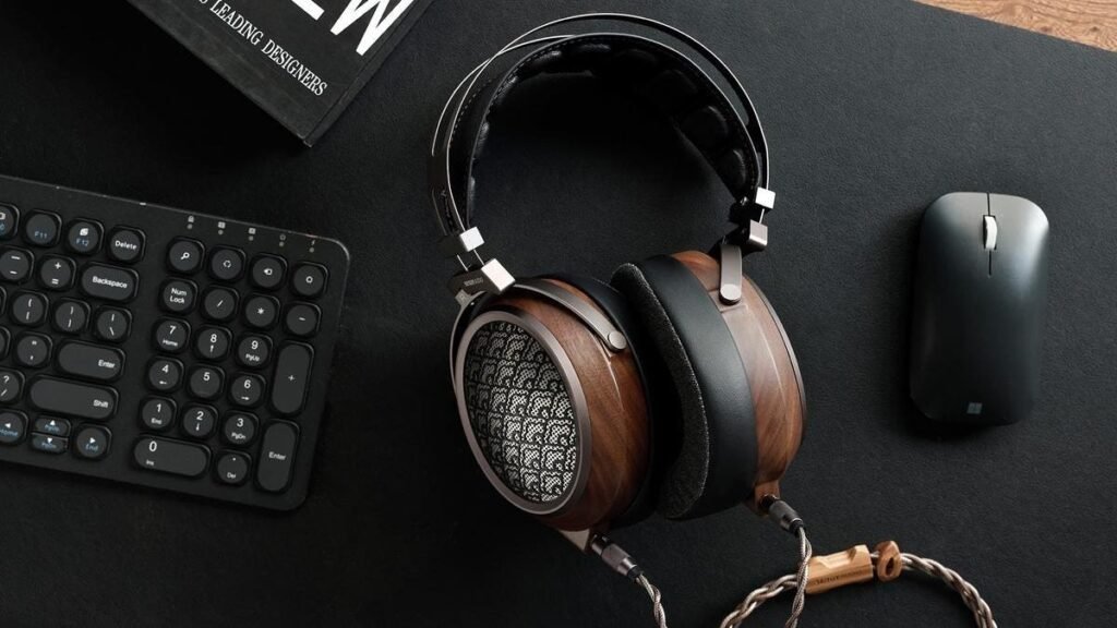 Sendy Audio Presents The New Egret Planar Magnetic Headphones With