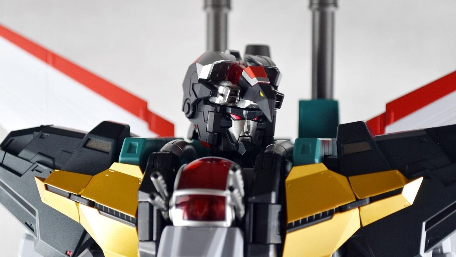 The Gattai Hagane Works Dancouga Toy Review: Huge And Impressive