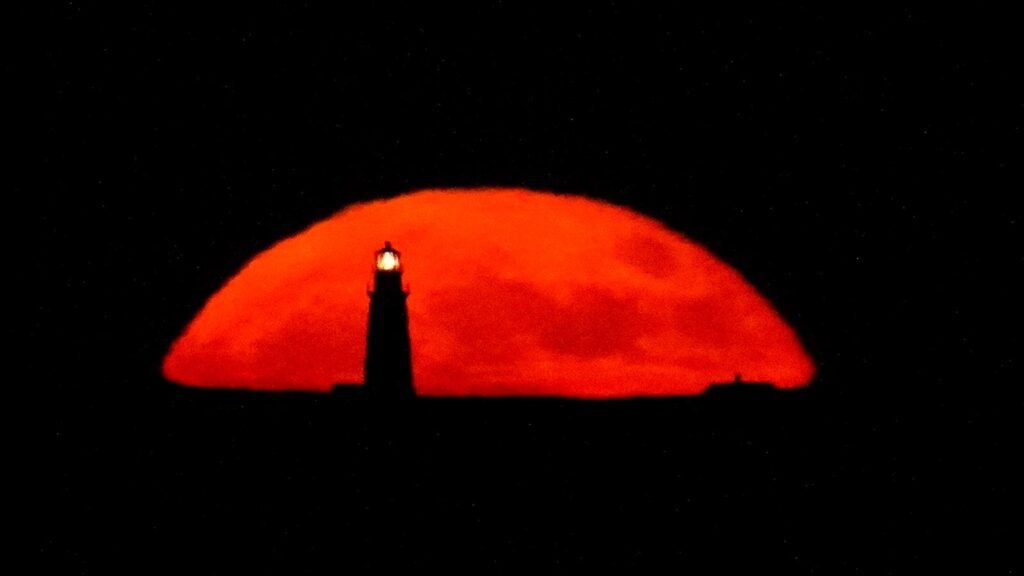 When To See The Rise Of The 'strawberry Micromoon'.