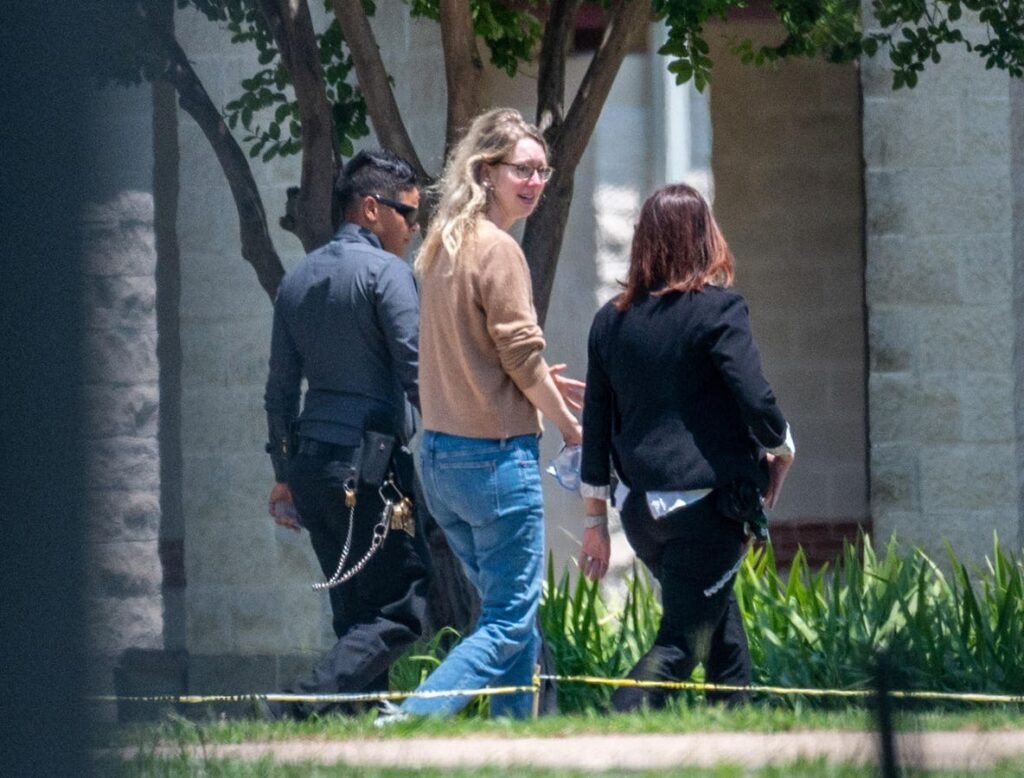 Elizabeth Holmes is doing her time and contributing to the prison community Elizabeth Holmes Is Doing Her Time And Contributing To The
